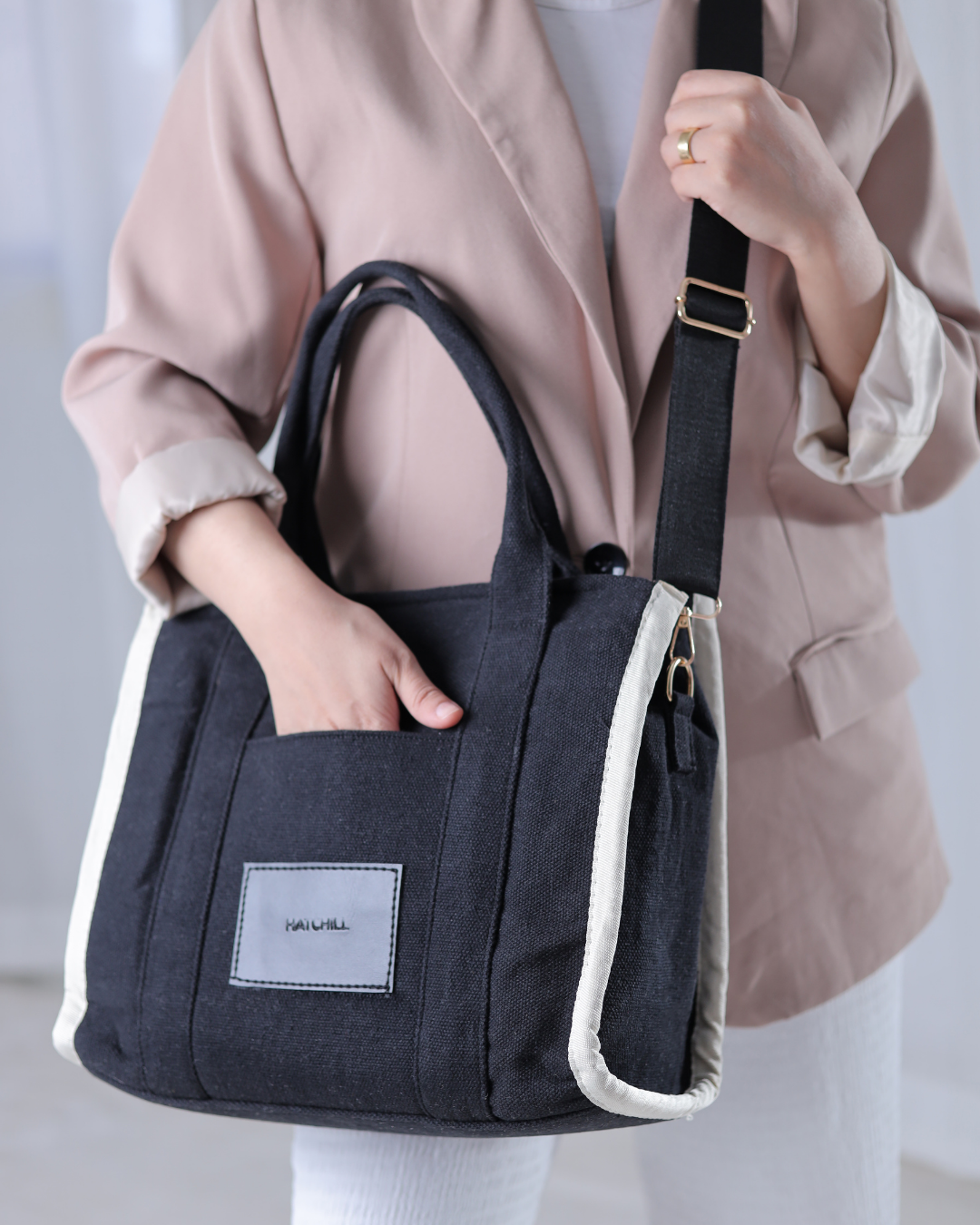The Tote bag black