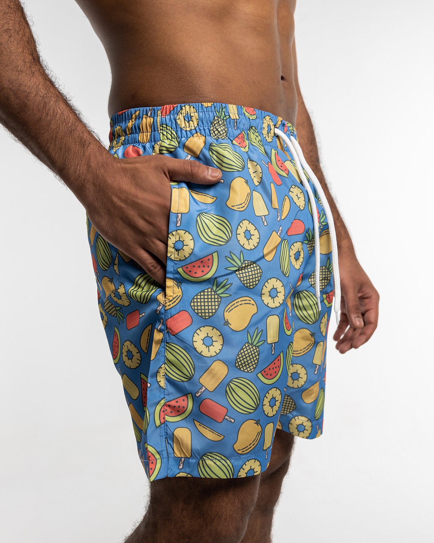 شورت سباحة بنكهة الفواكه
