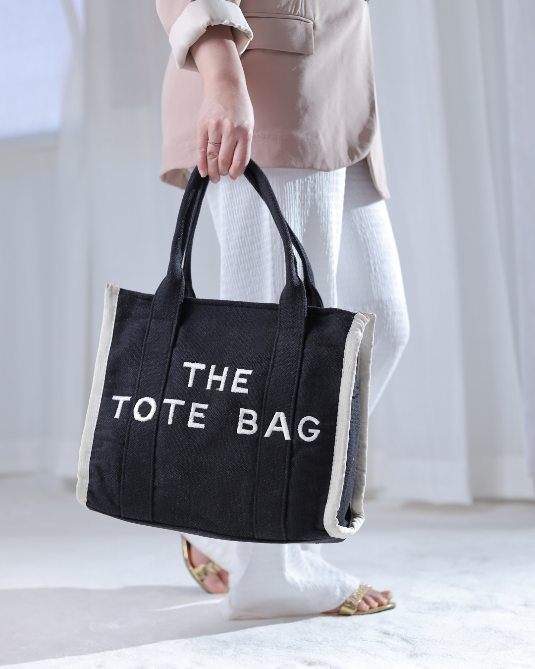 The Tote bag black