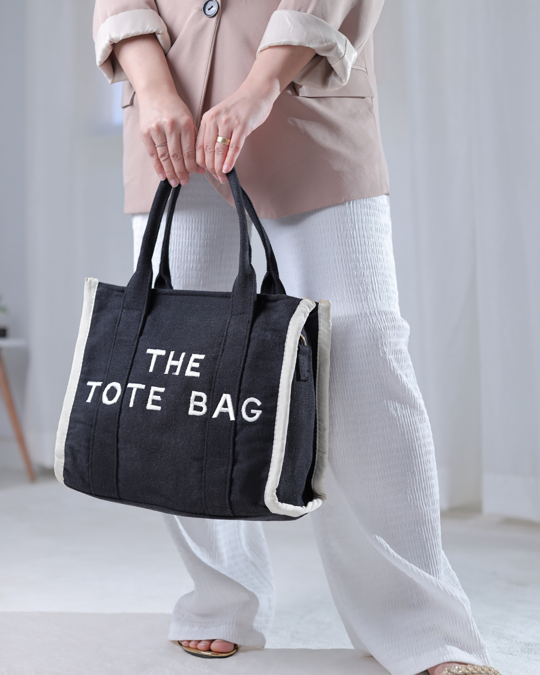 The Tote bag black