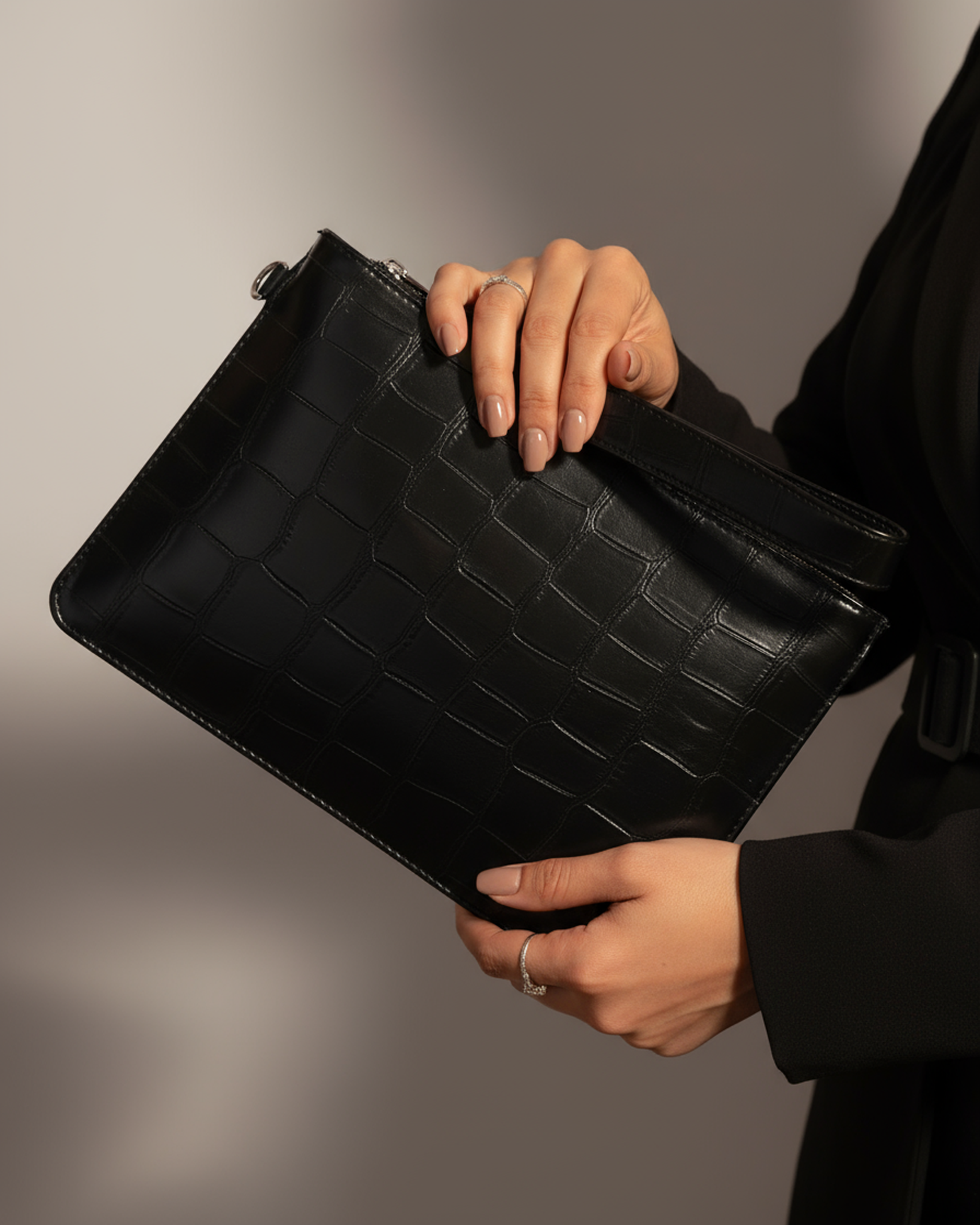 The Axis Clutch - Black