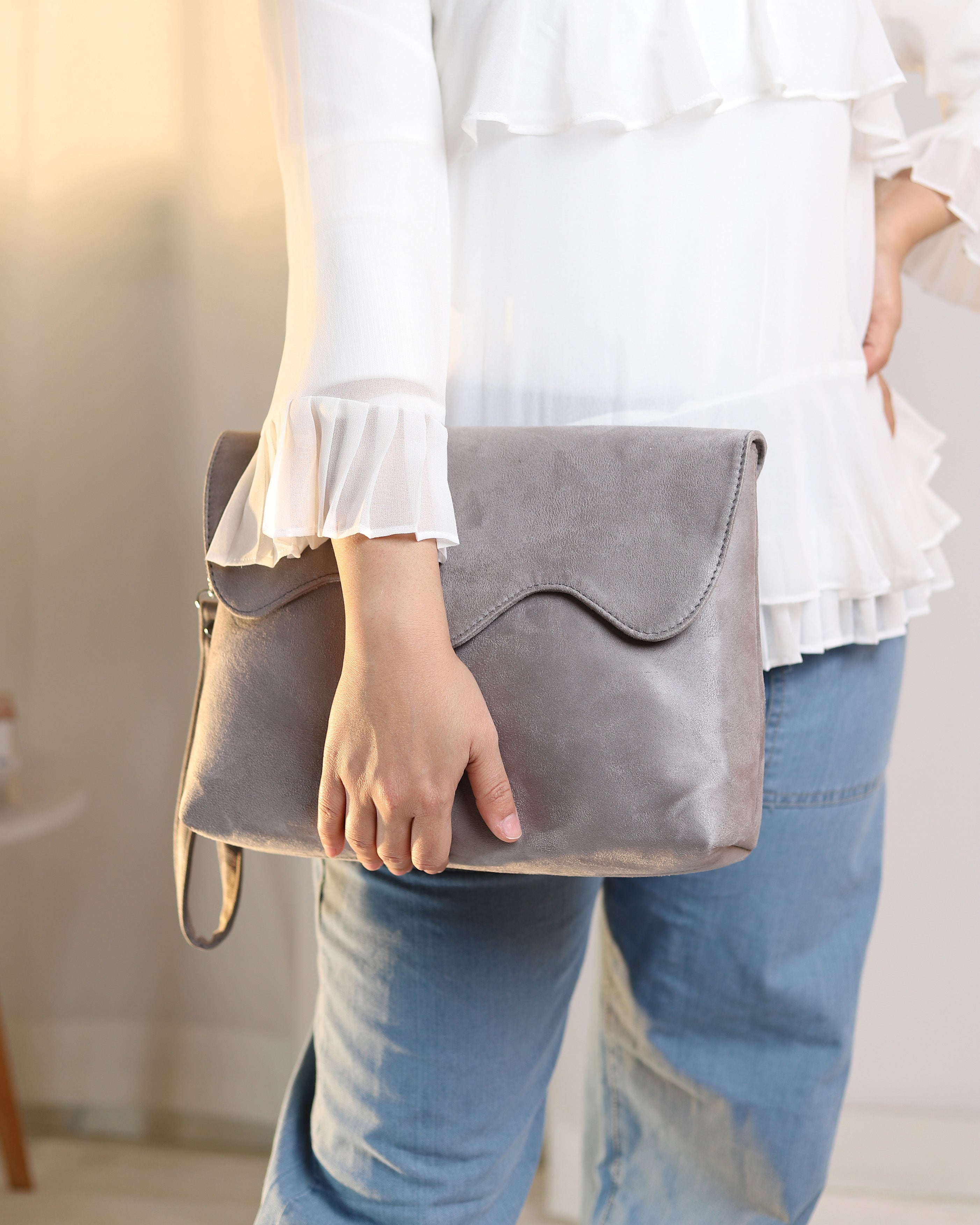 Luna Wave Clutch bag
