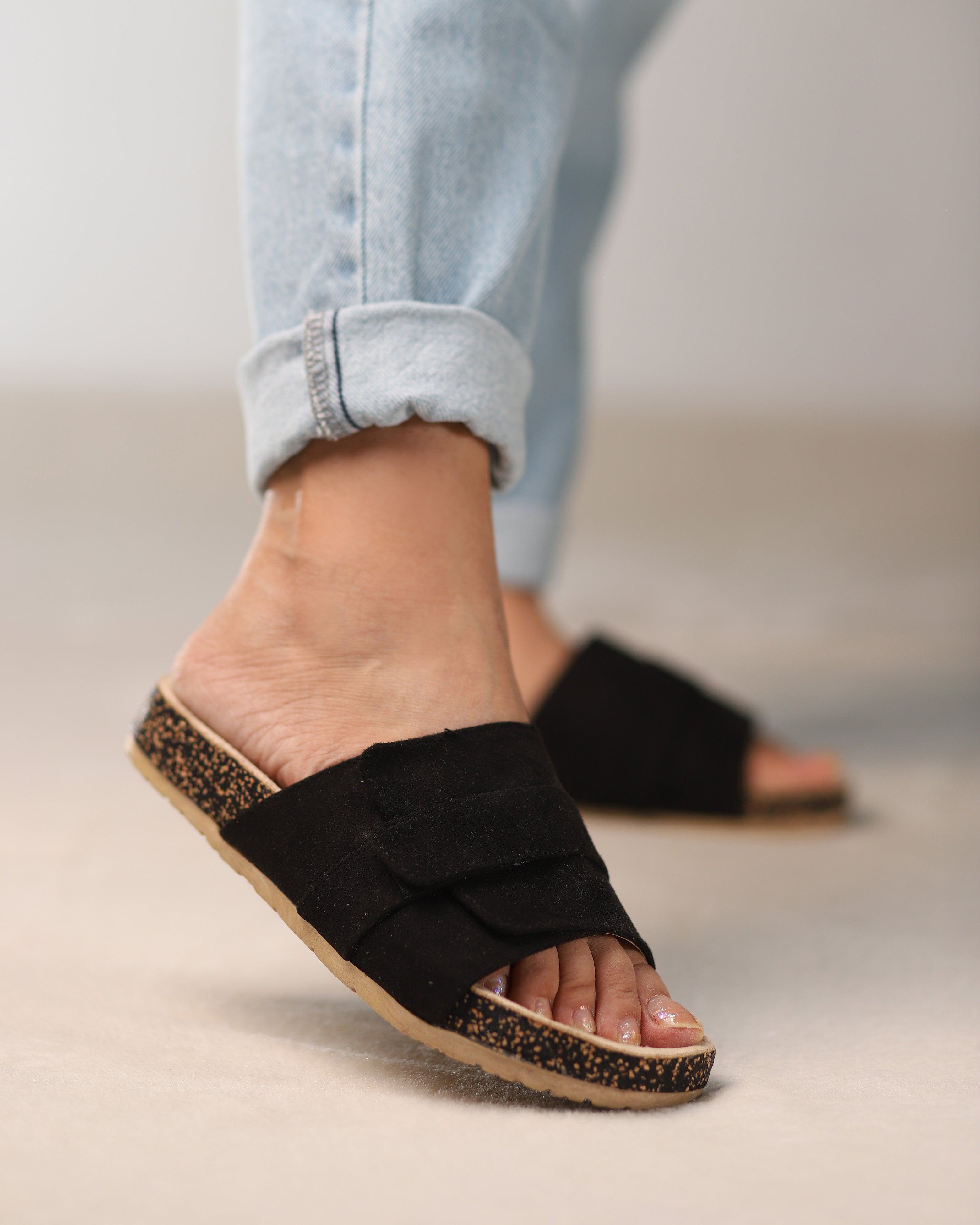 Noir Ease Slippers