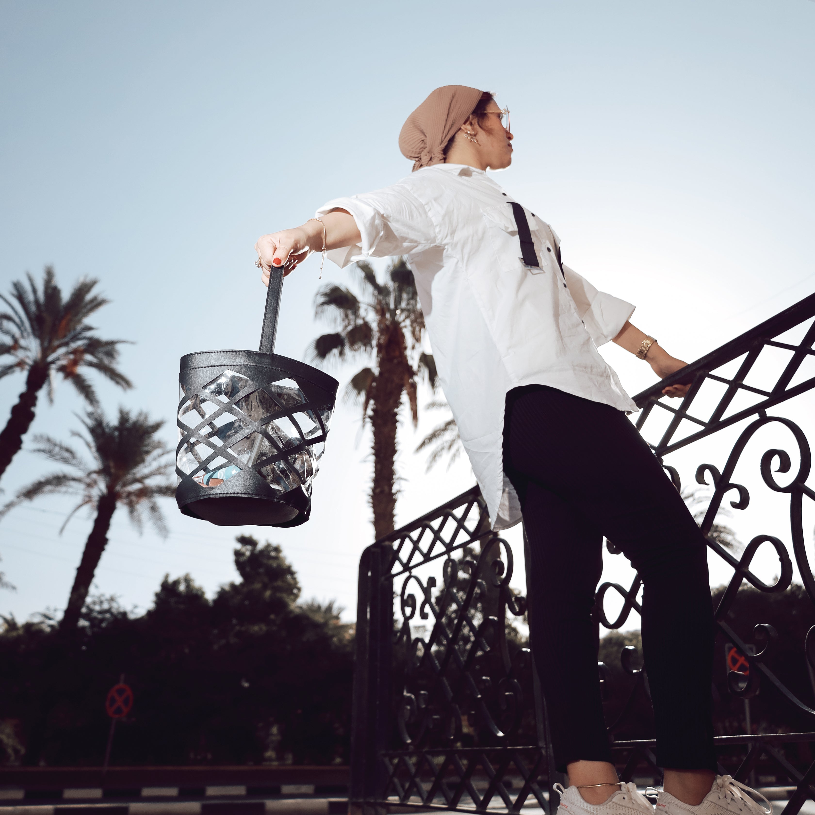 حقيبة هوتا سوداء