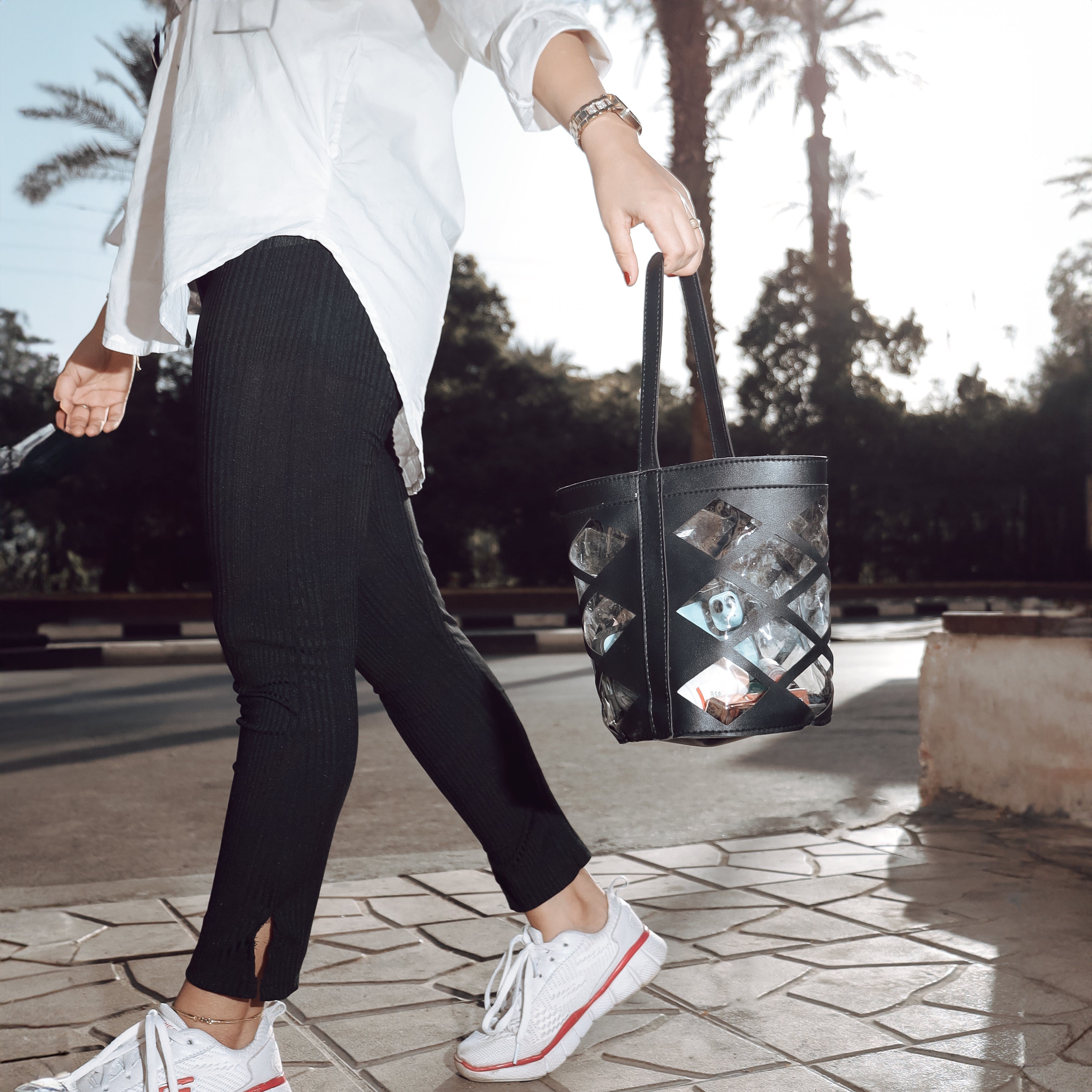 حقيبة هوتا سوداء