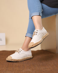 زوي - أبيض مائل للصفرة