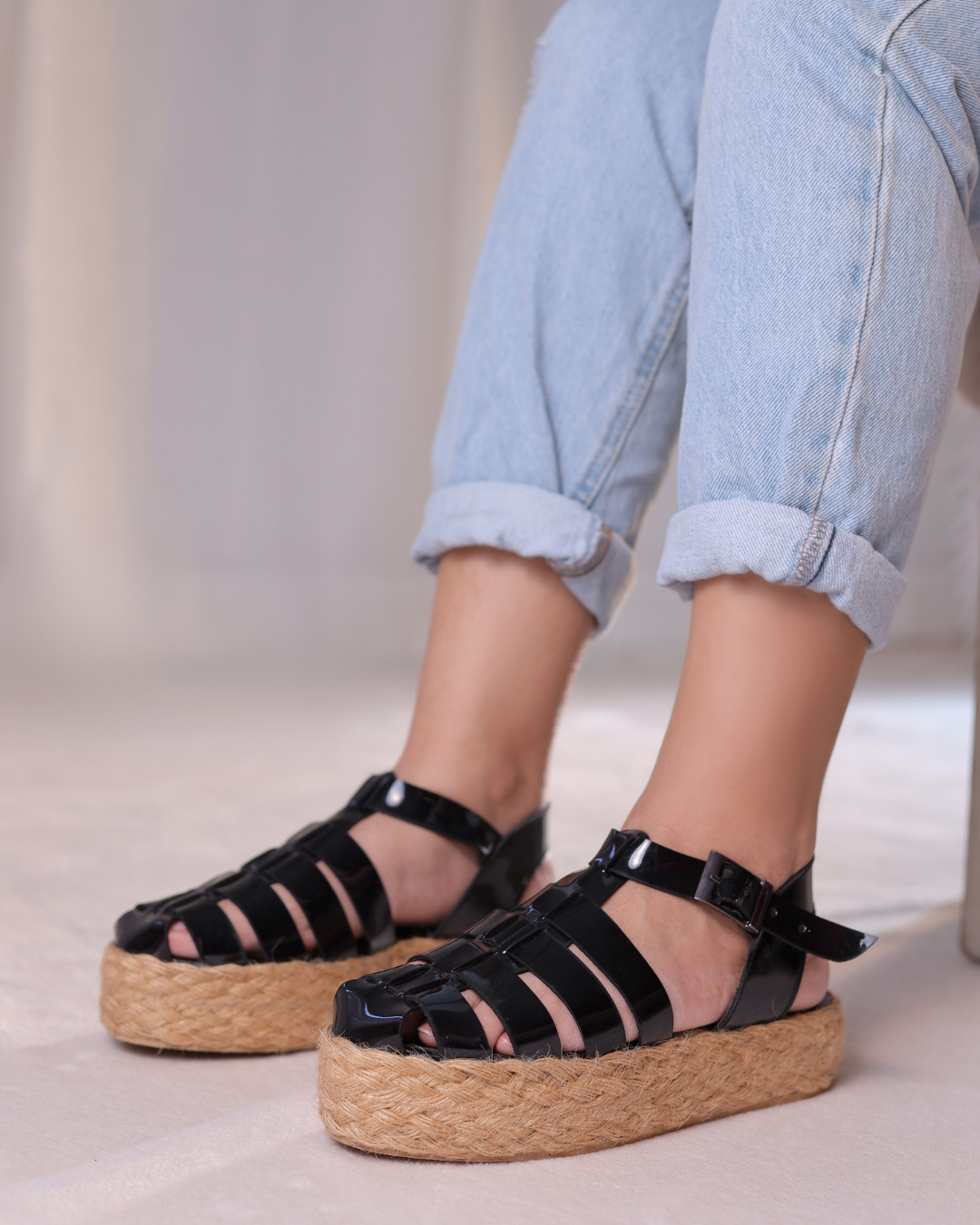 Isla Sandal – Black Main image