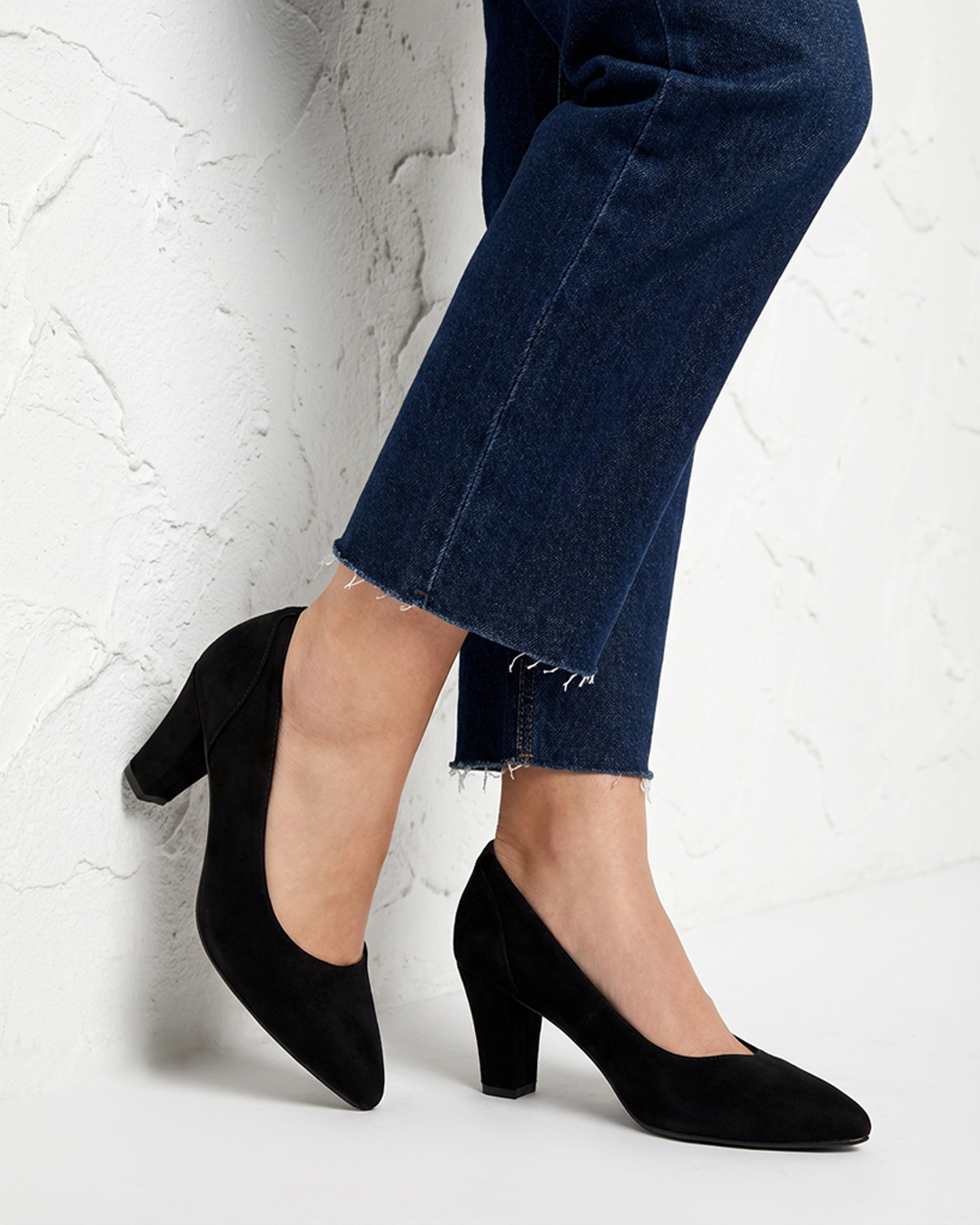 The Elena Classic Pump