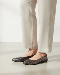 The Luna Snake Flat