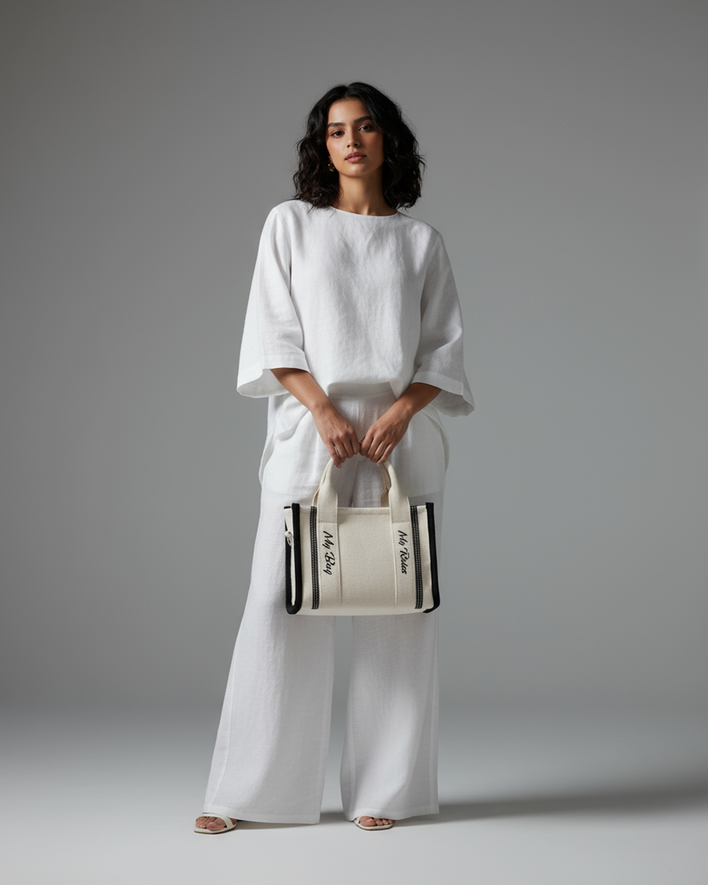 Monarque Tote - White Secondary image
