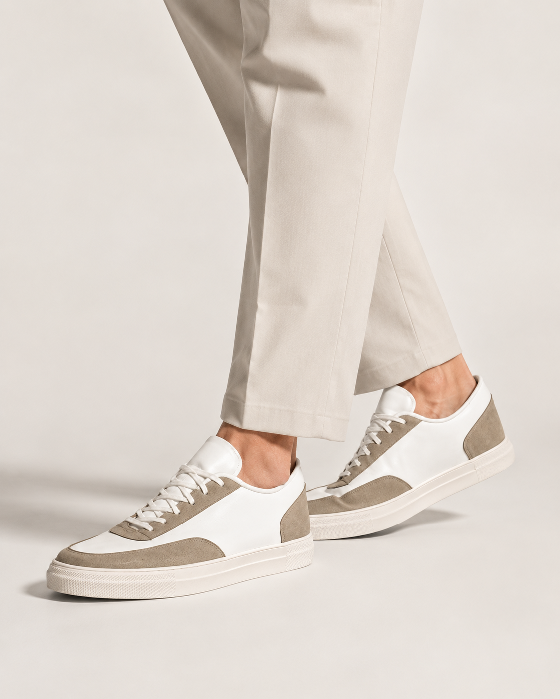 The Obsidian Court Sneaker Signature men's white and beige low-top lace-up sneakers - product view 2