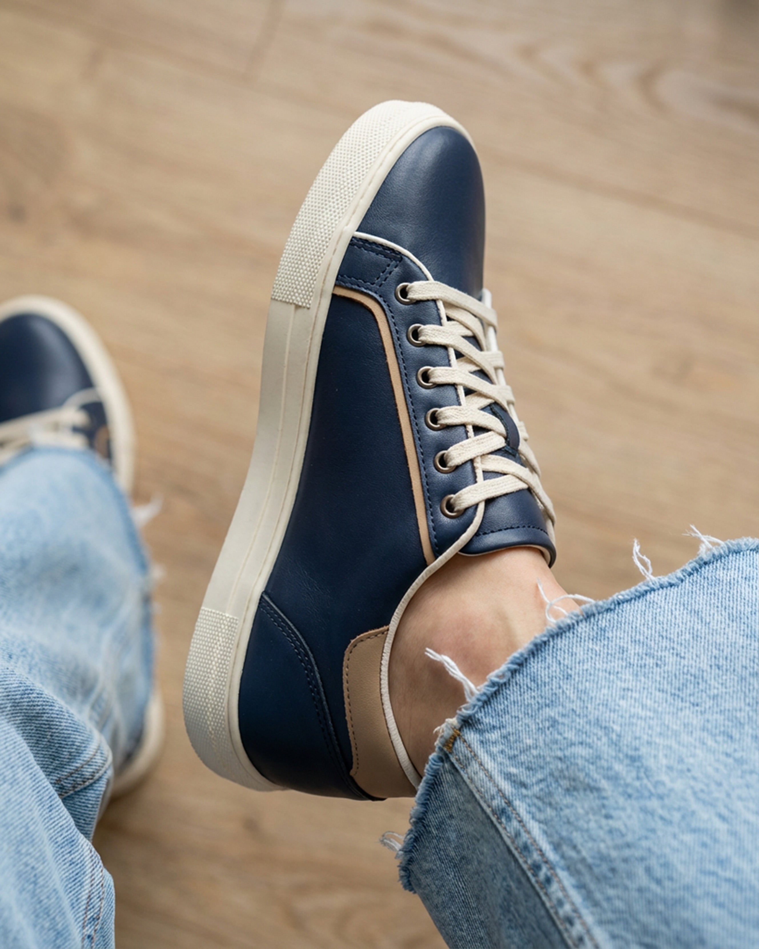 The Yale Contrast Sneaker Secondary image