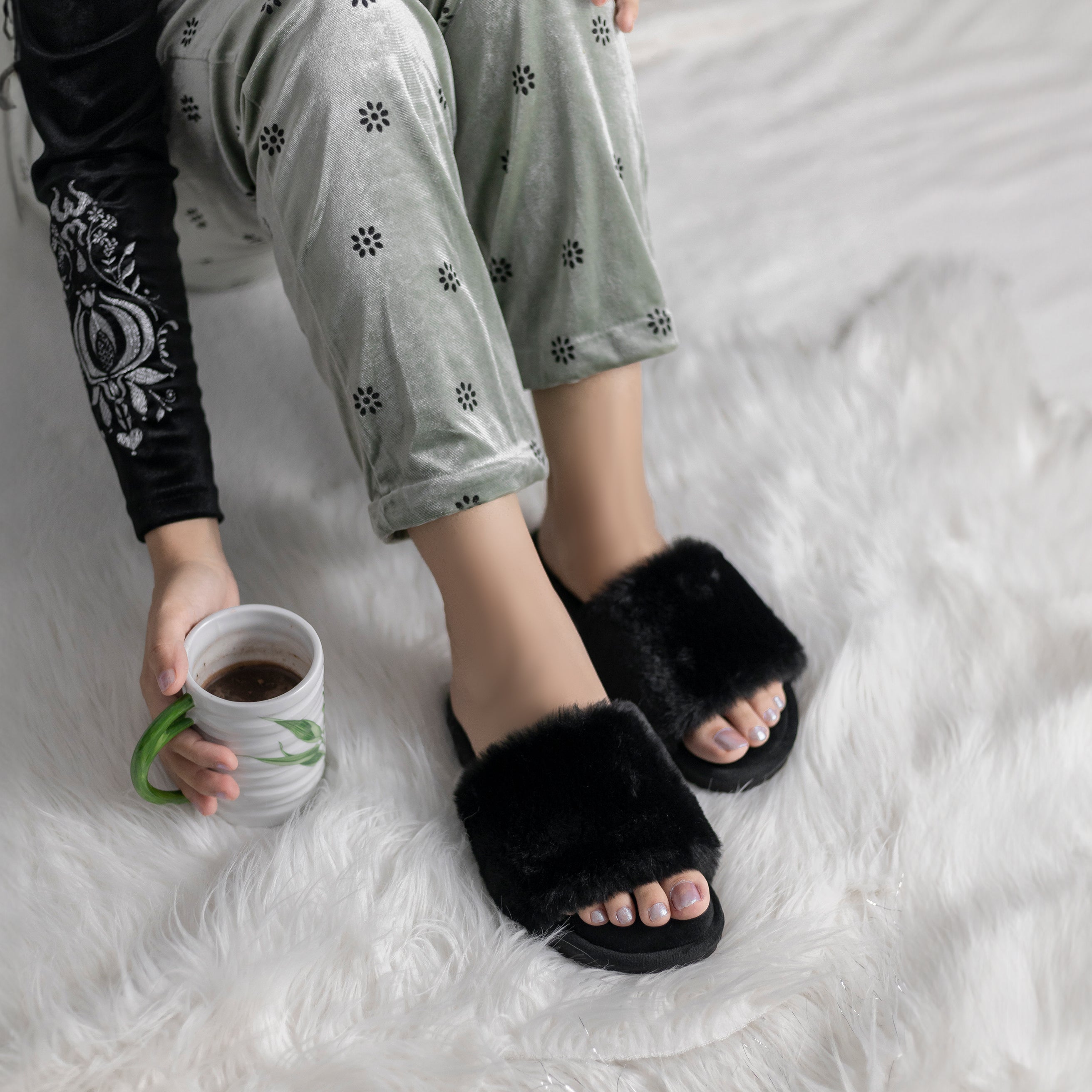 Fuzzy Slipper - Black Main image