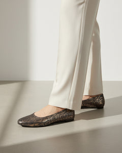 The Luna Snake Flat