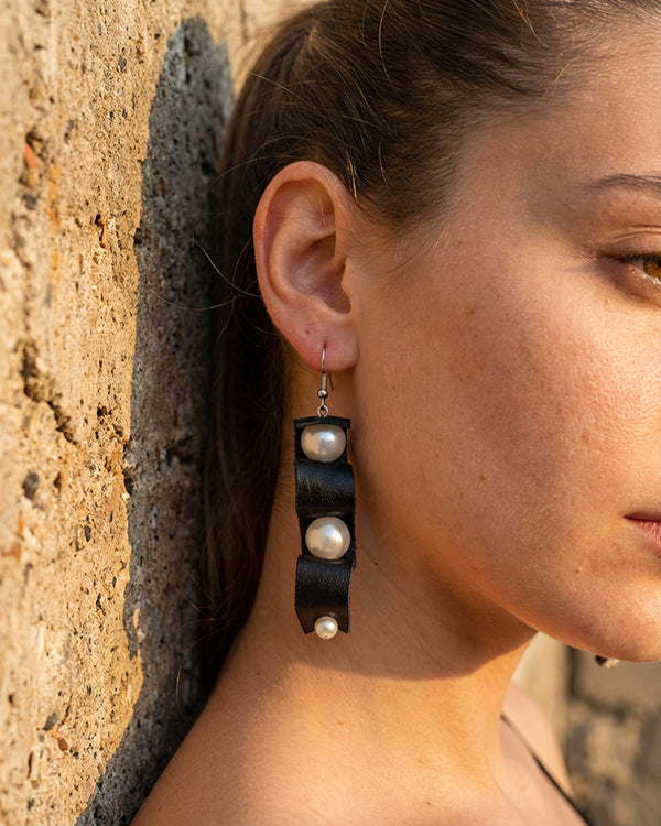 The Freya Pearl Drop Earrings
