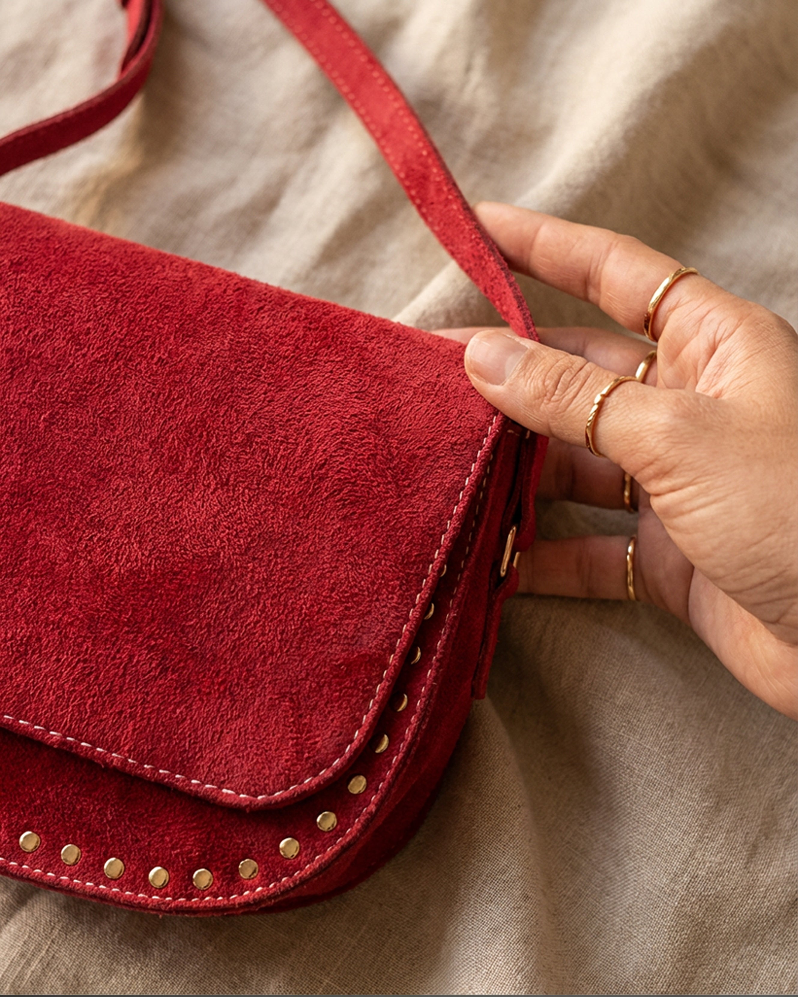 The Valentina Suede Saddle Bag - Burgandy