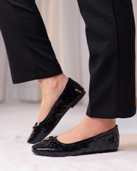 Charm Quilt Flat – Black