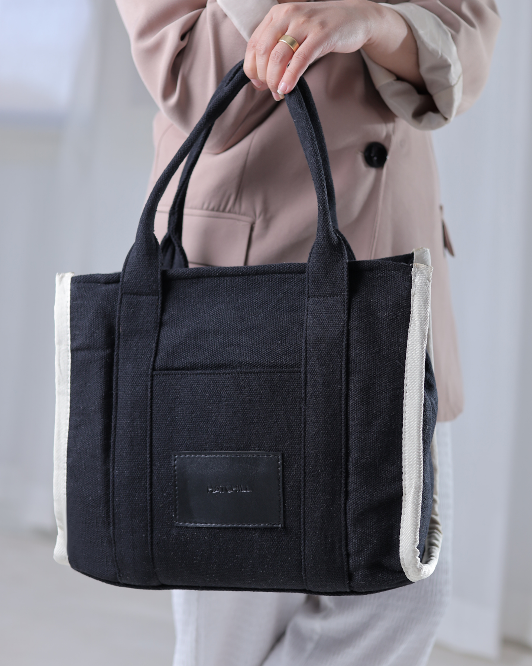 The Tote bag black