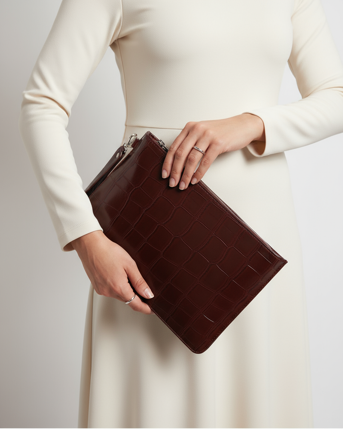 The Axis Clutch - Burgundy