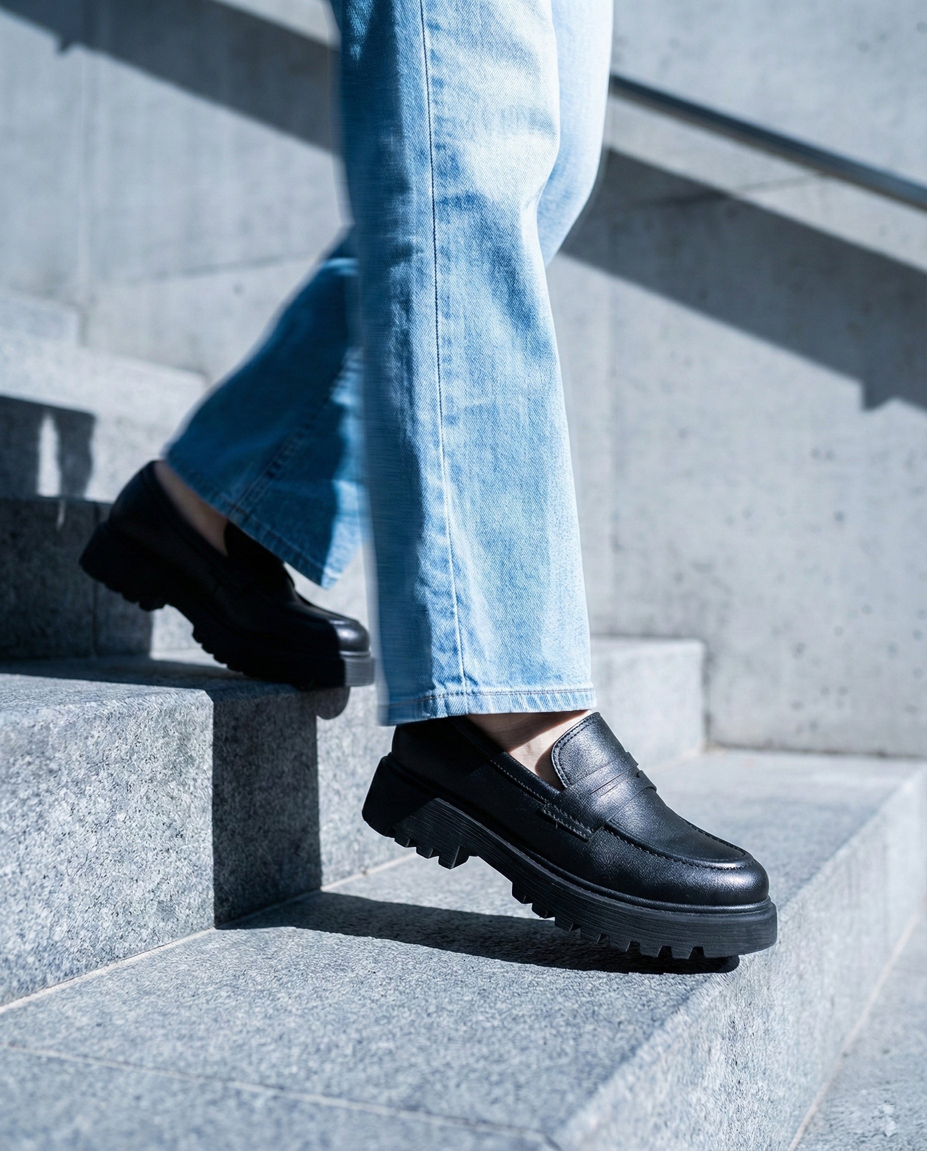 إيلينا أزور