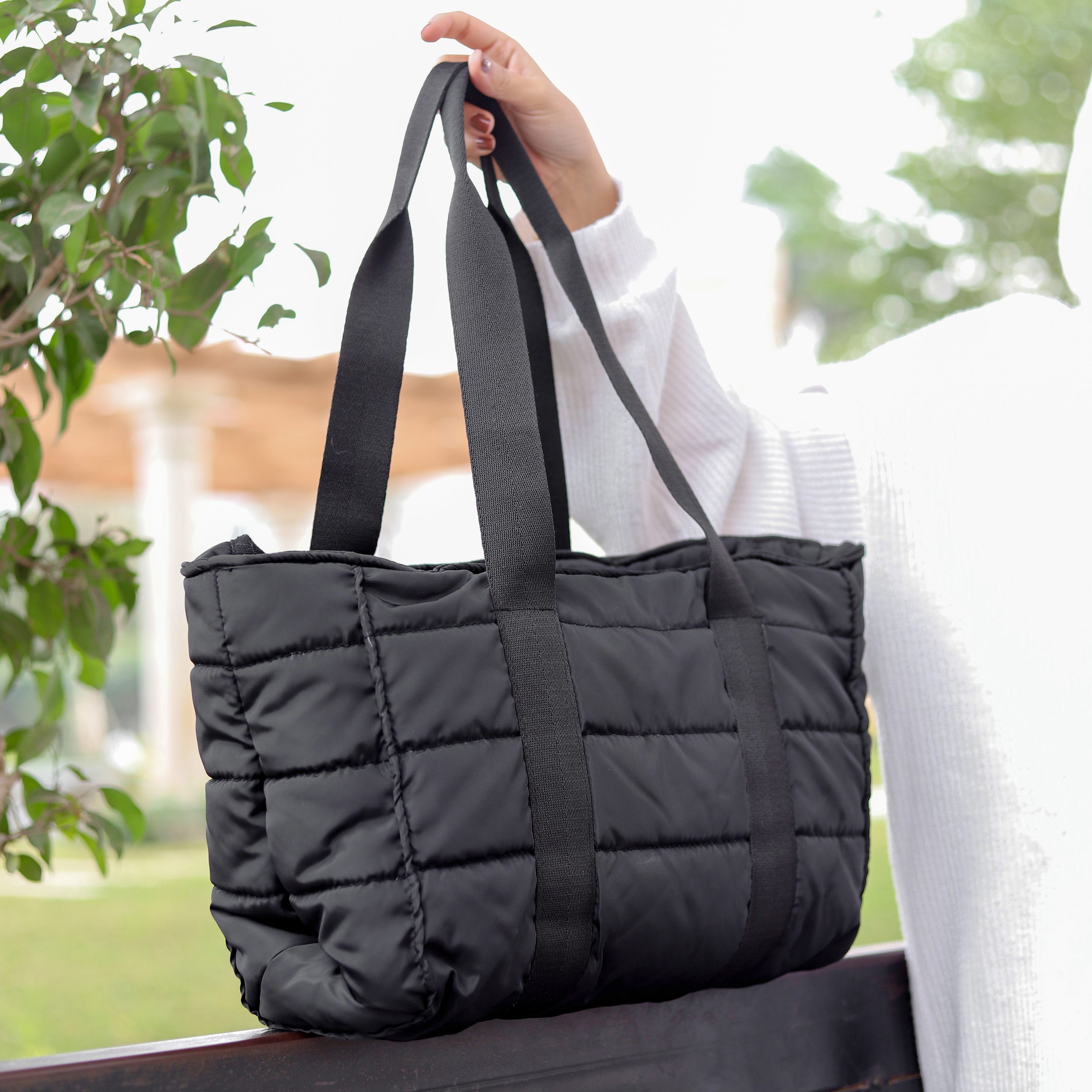 Raffaella - Black Secondary image