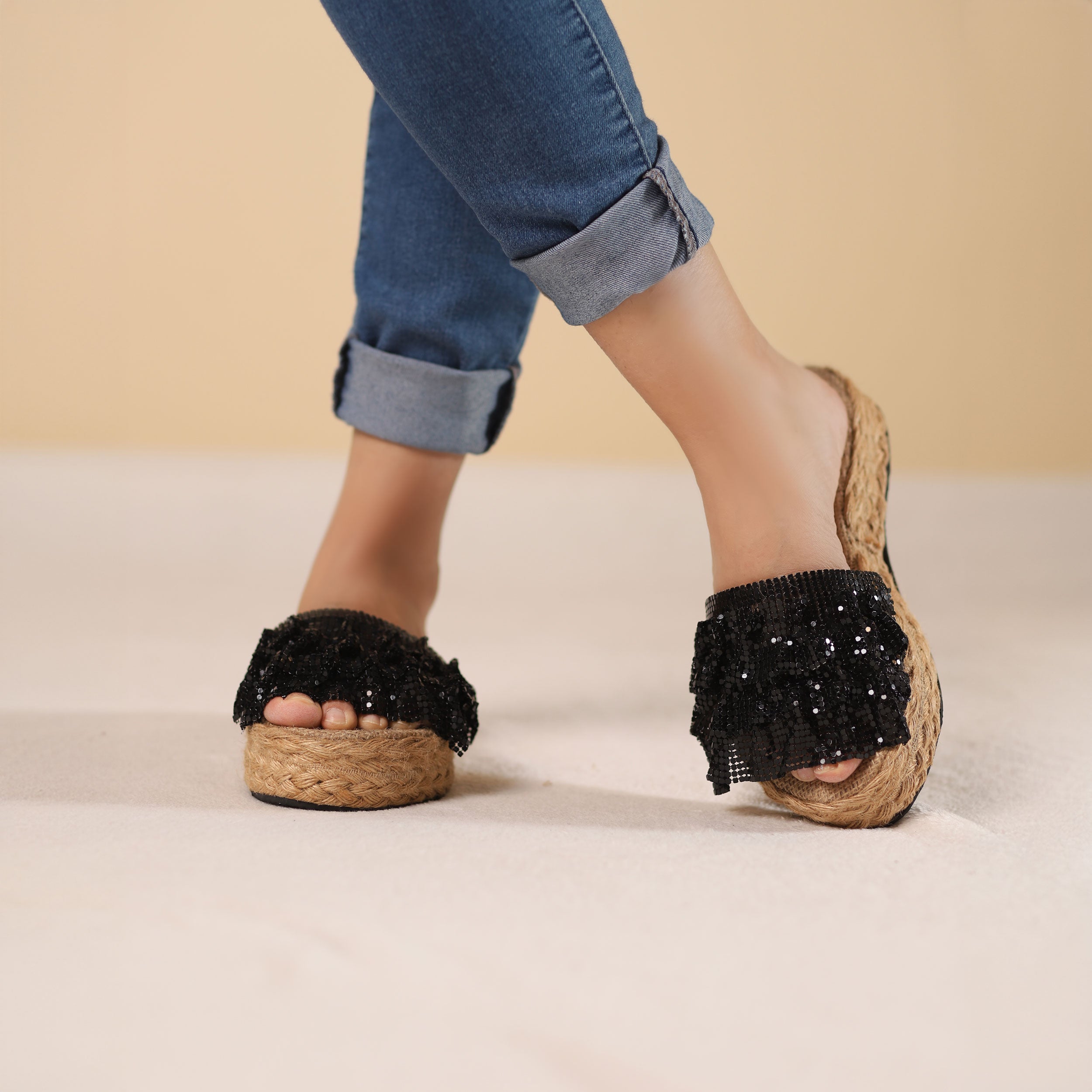 Soleado Slipper - Black Secondary image