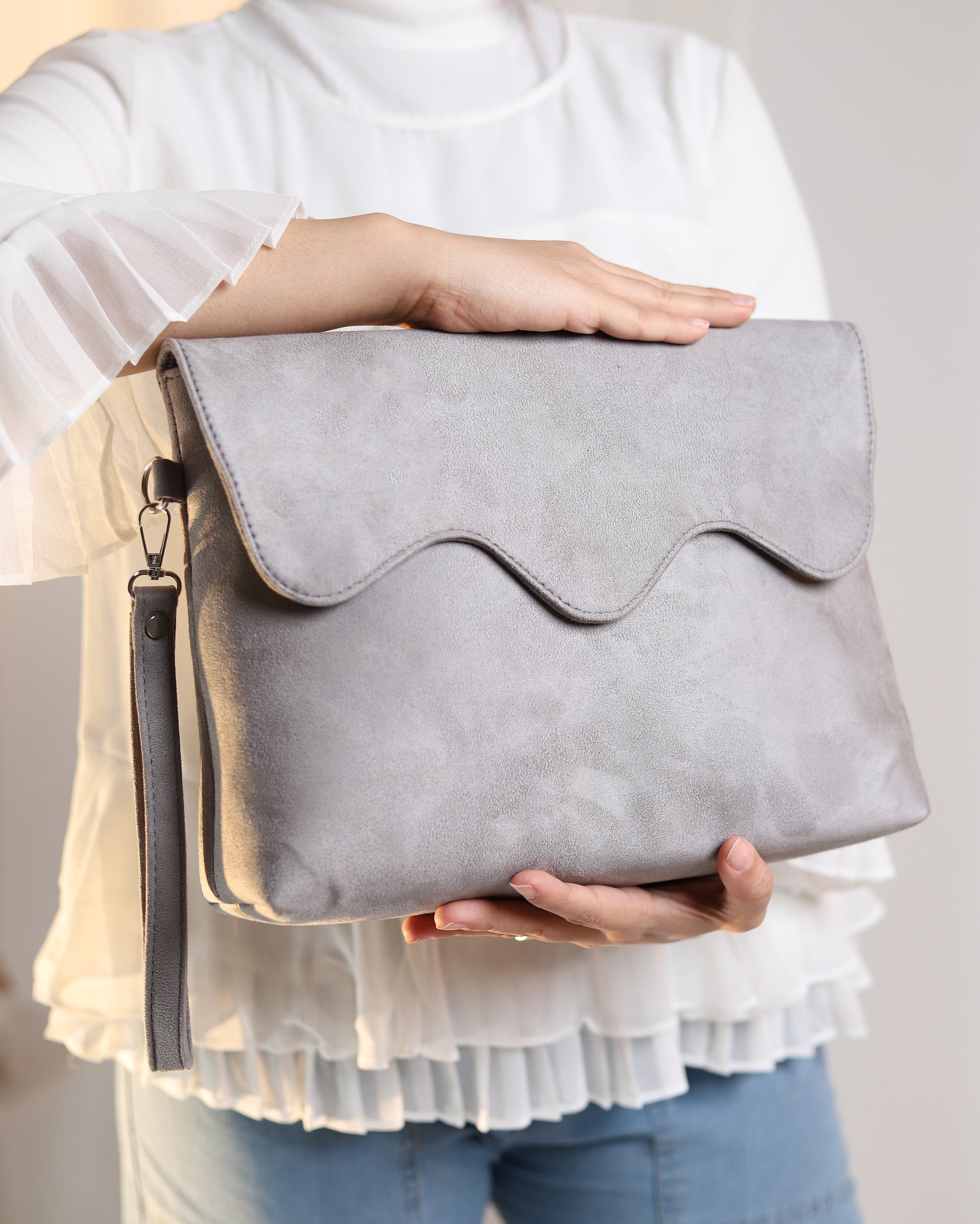 Luna Wave Clutch bag