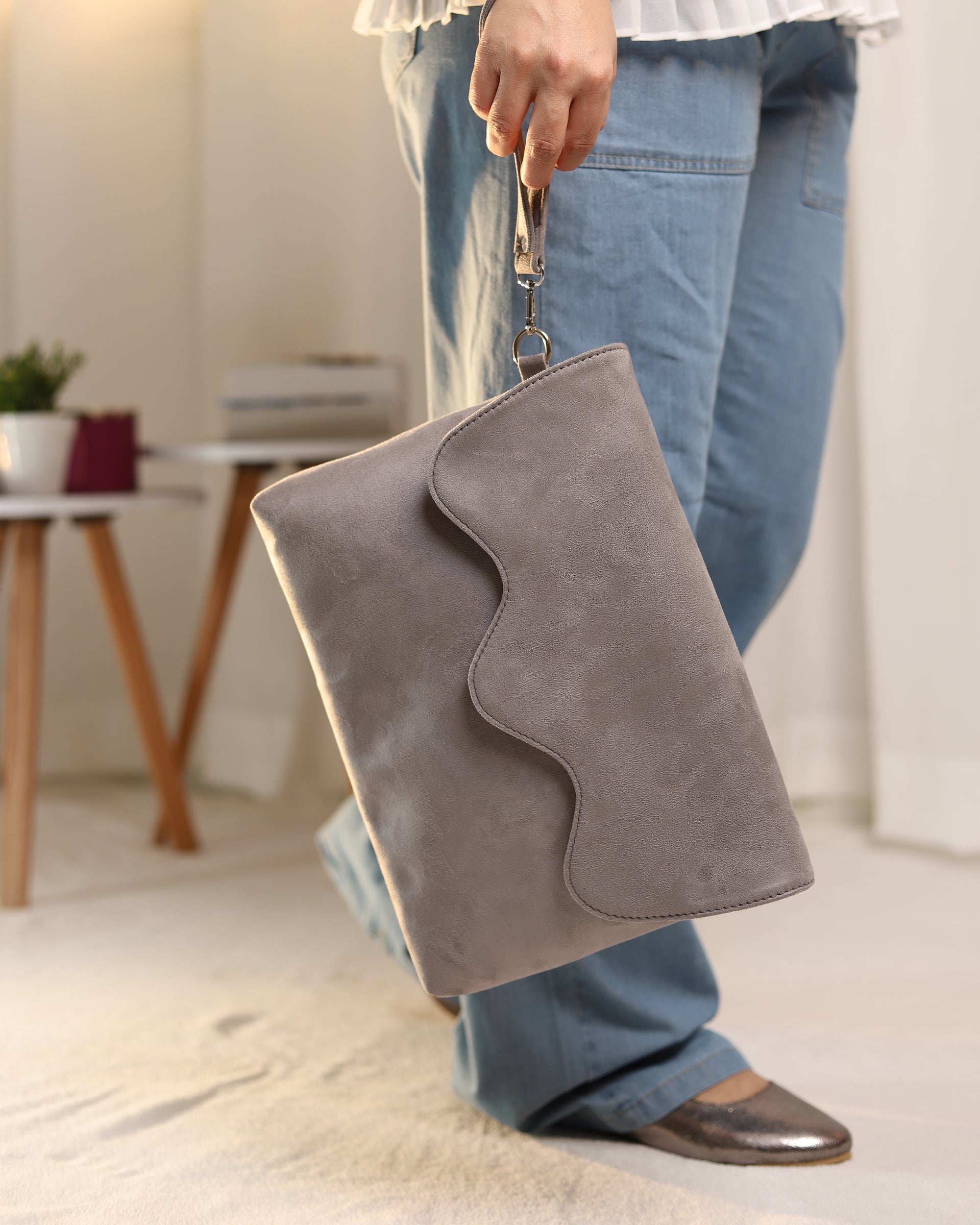Luna Wave Clutch bag