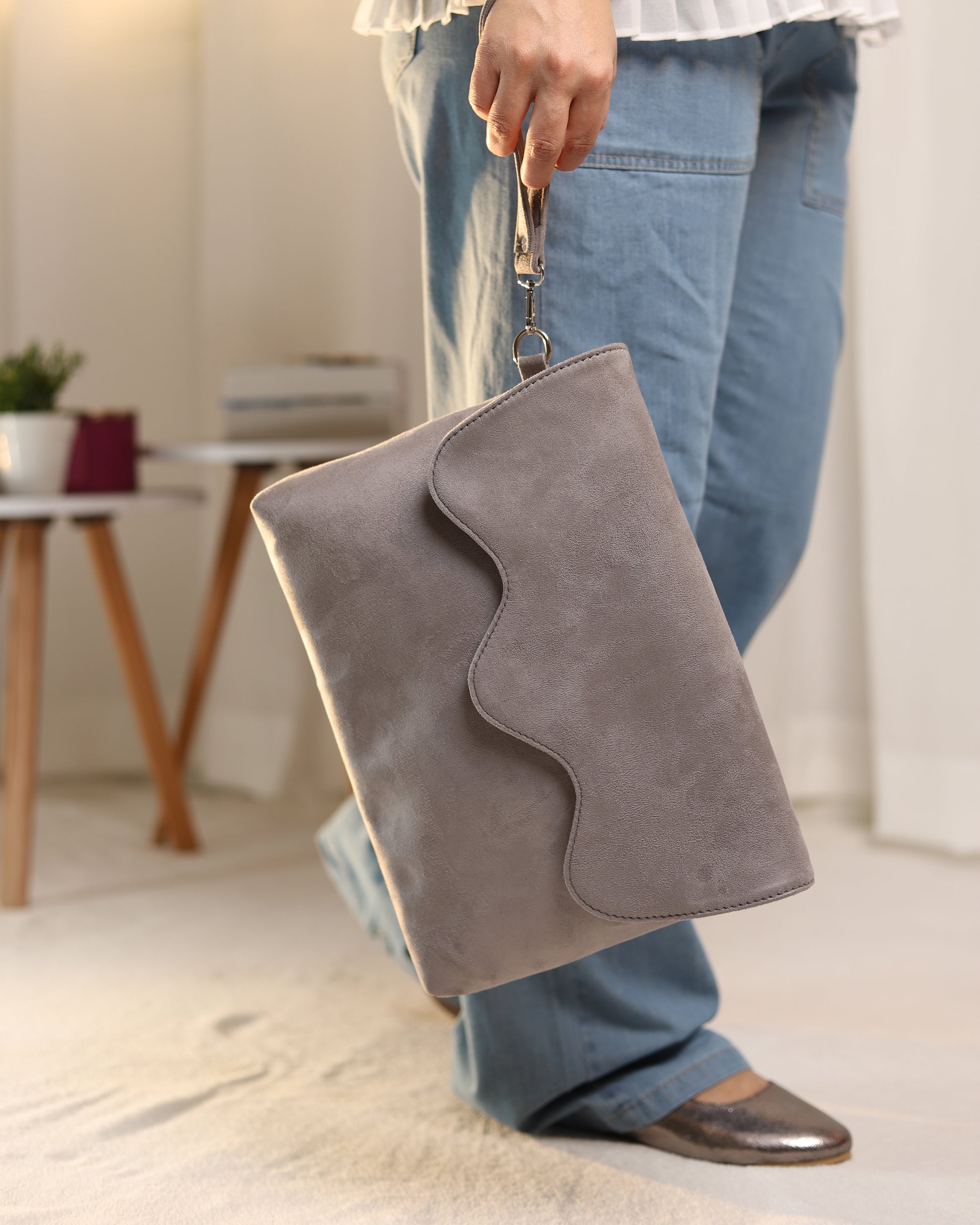 Luna Wave Clutch bag