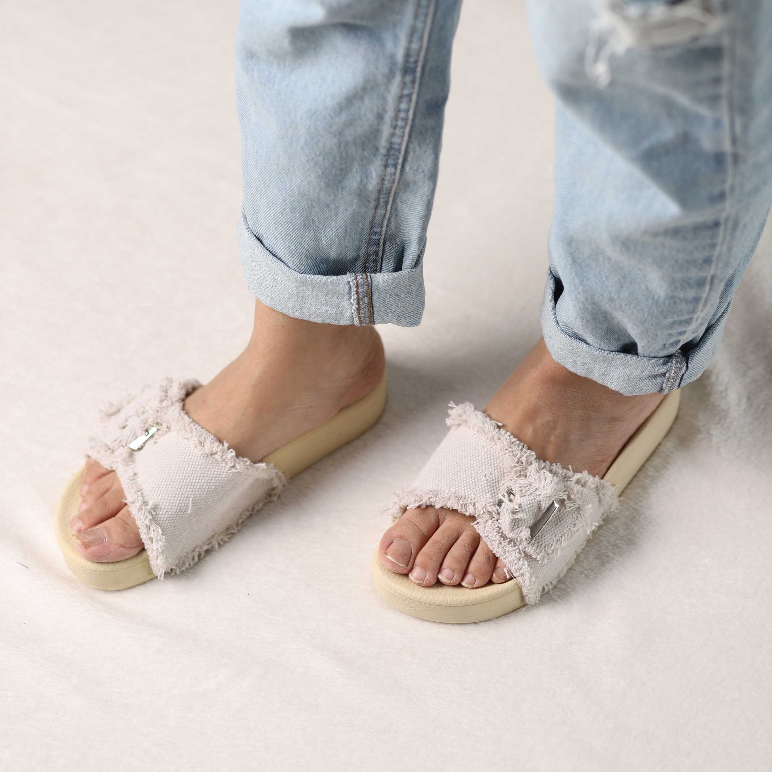 Eliana Slipper - White Main image