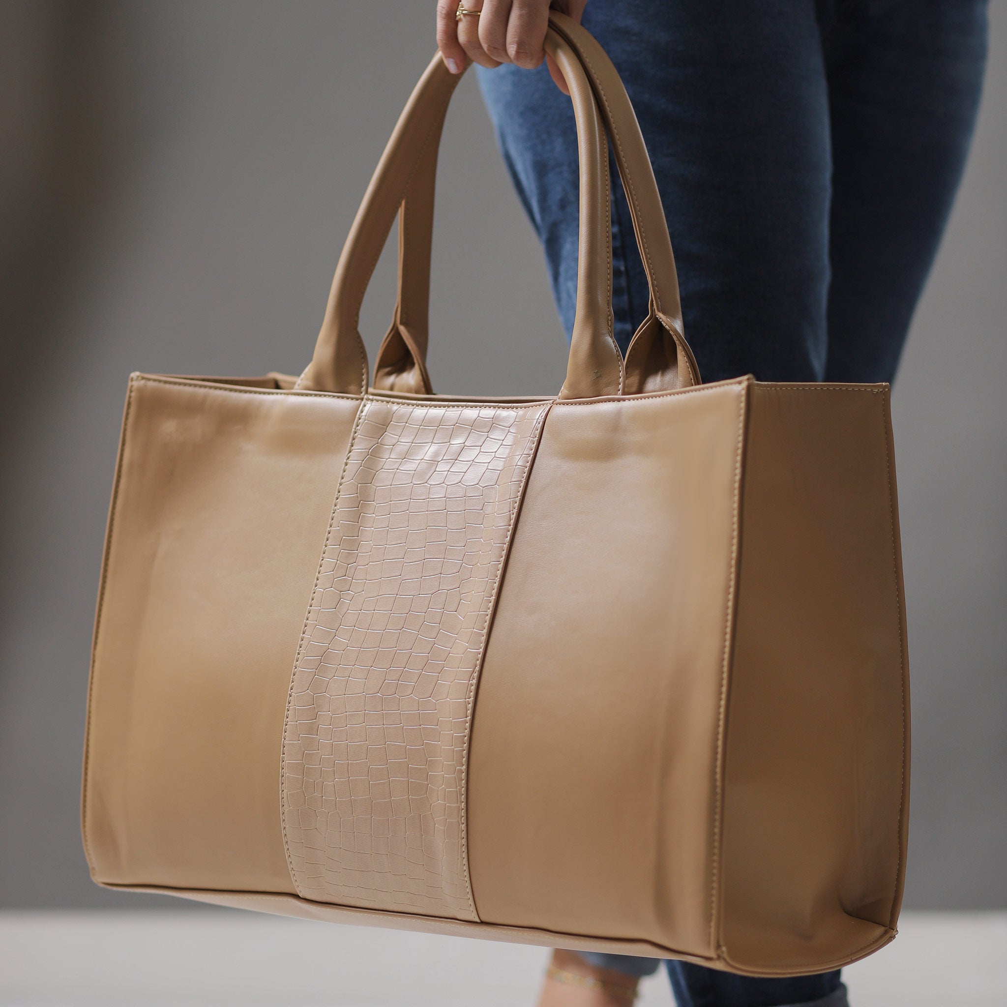 Valeria handbag - Beige Main image