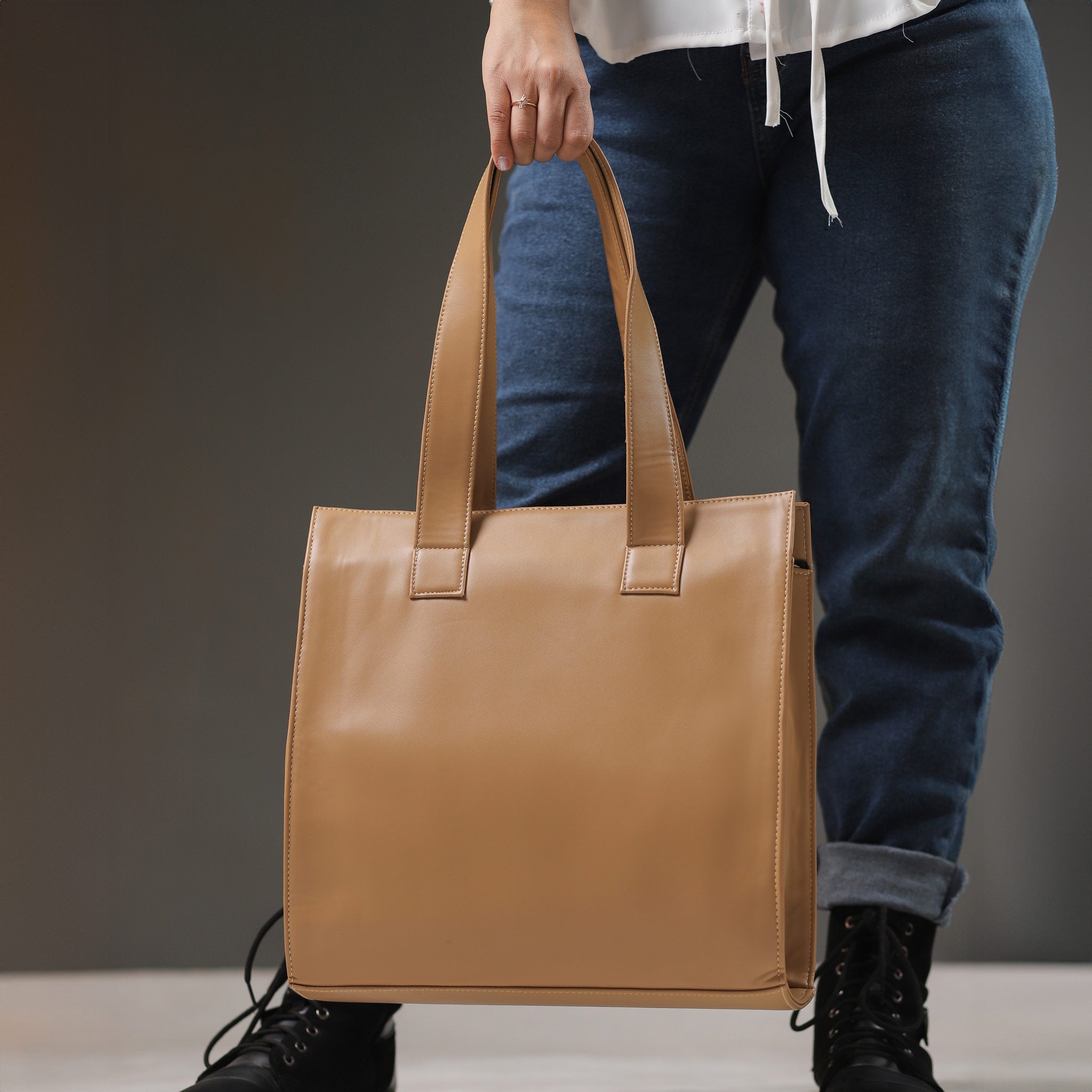 Vintage Vessel Handbag - Camel Main image