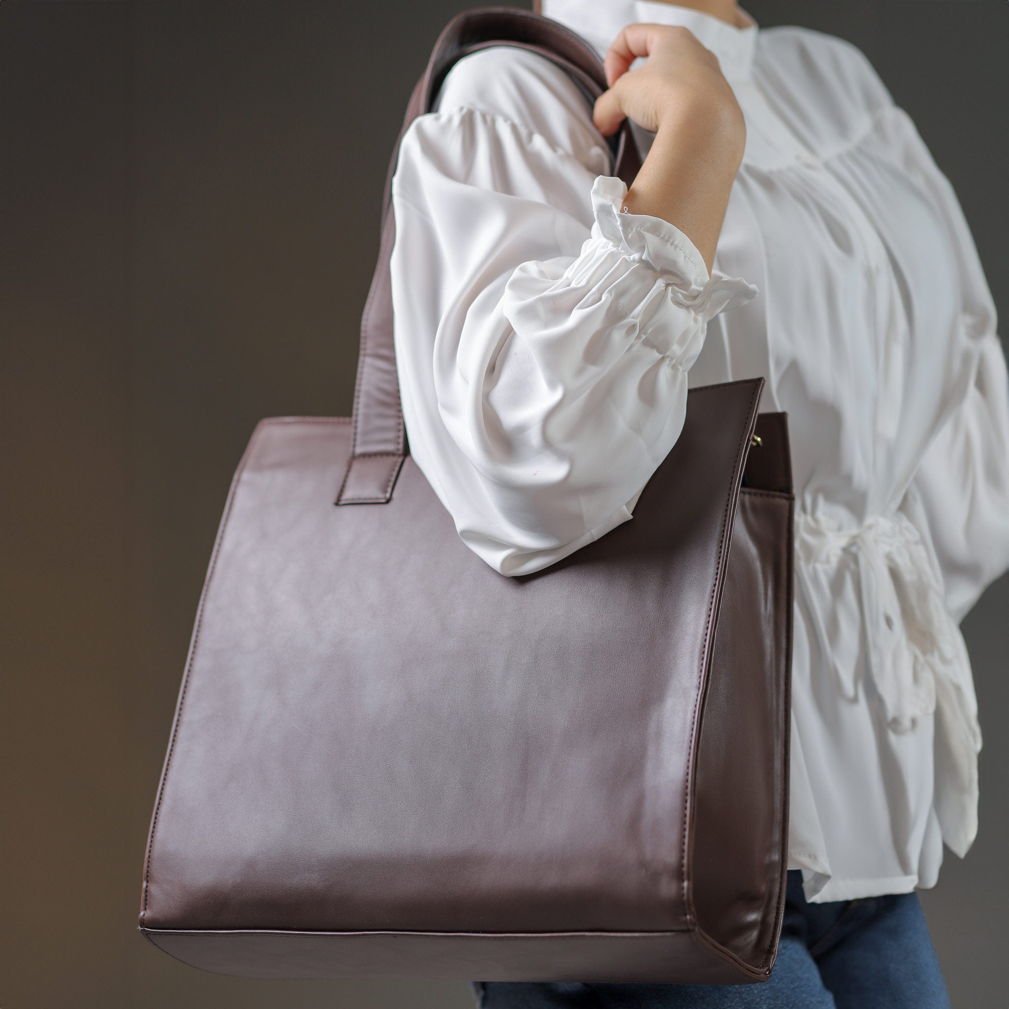 Vintage Vessel Handbag - Dark Brown