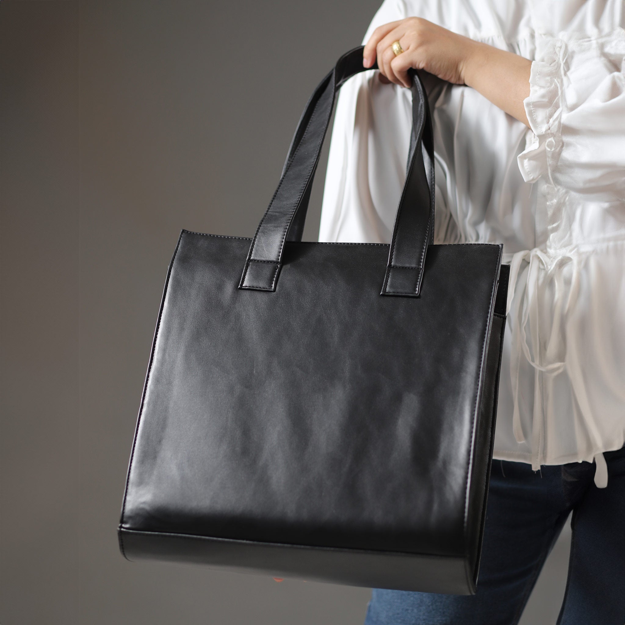 Vintage Vessel Handbag - Black Secondary image