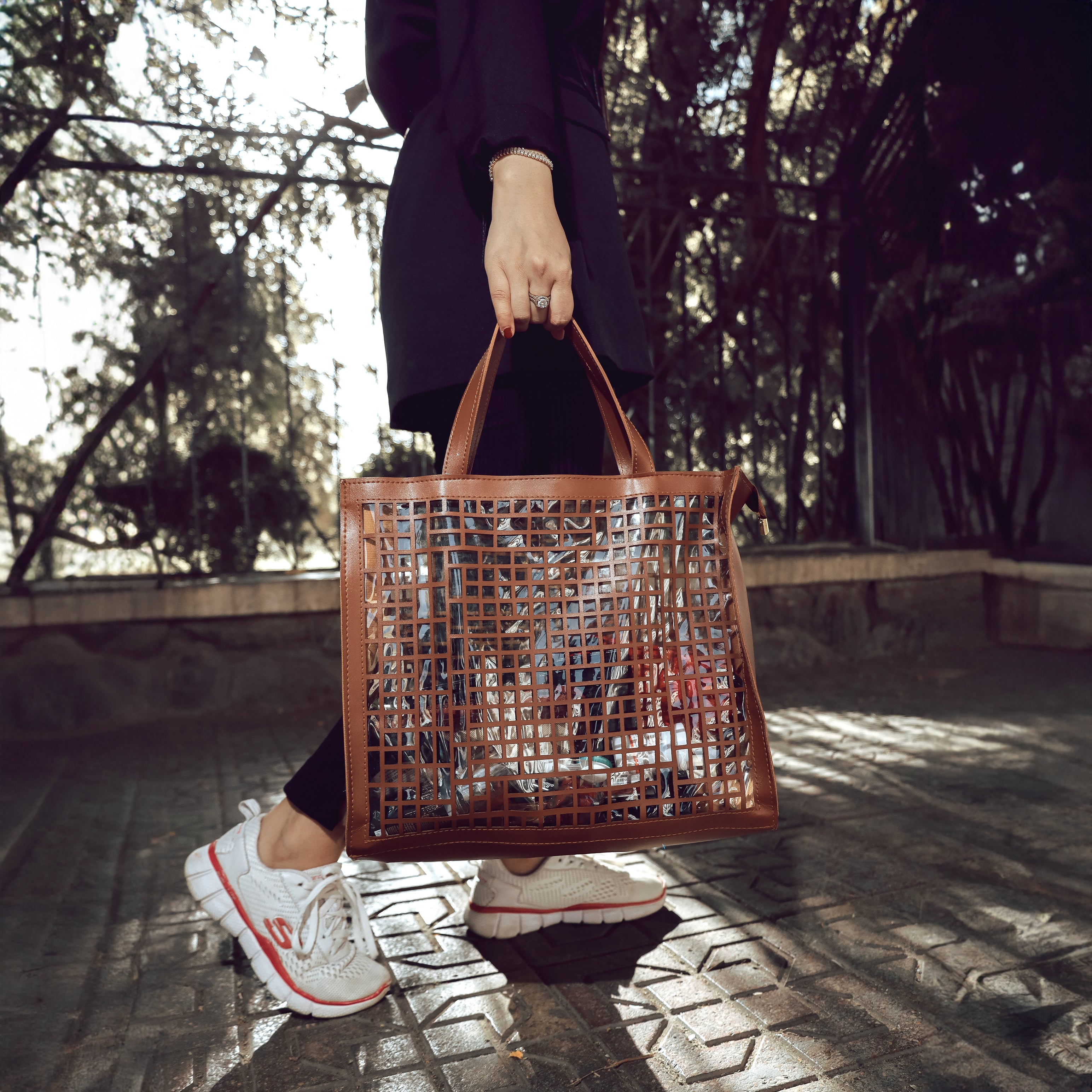 Aloha handbag brown Secondary image