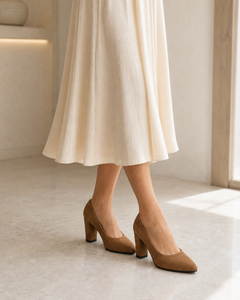 Noctelle camel-brown suede pointed-toe block heel pumps on female model - view 2