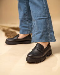 إيلينا أزور