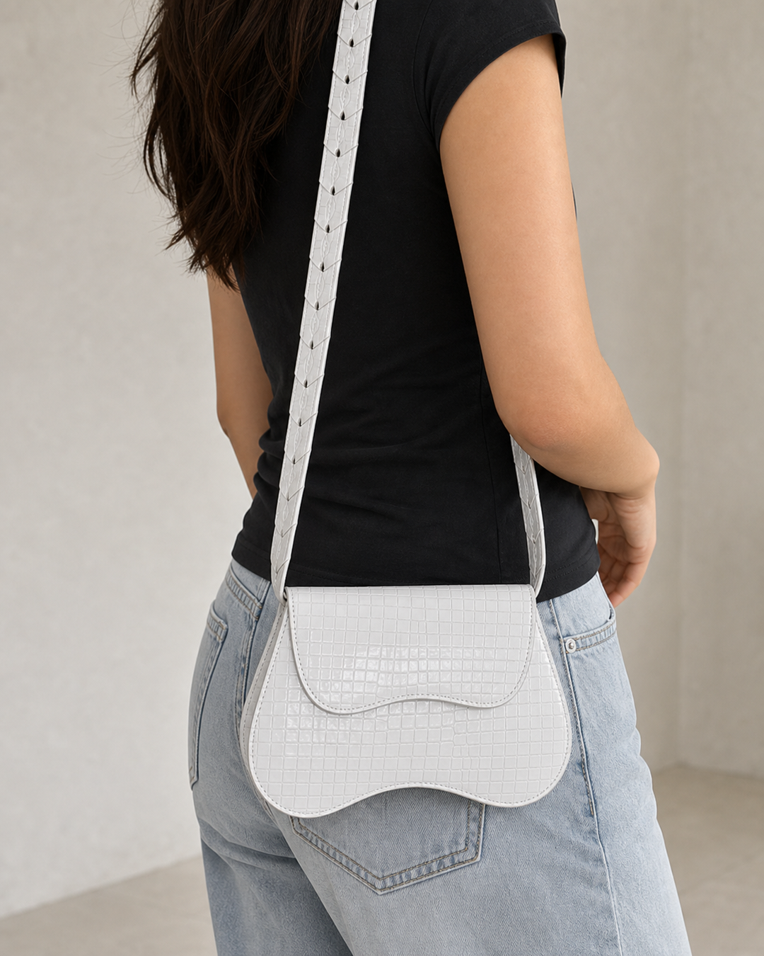 Velora Croc Shoulder Bag Secondary image