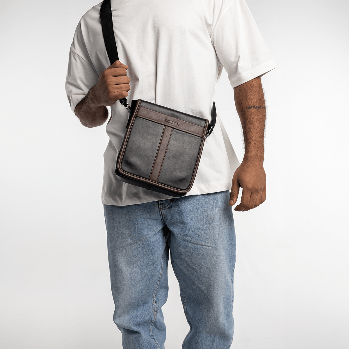 Bumbag - Coffee x Black Secondary image