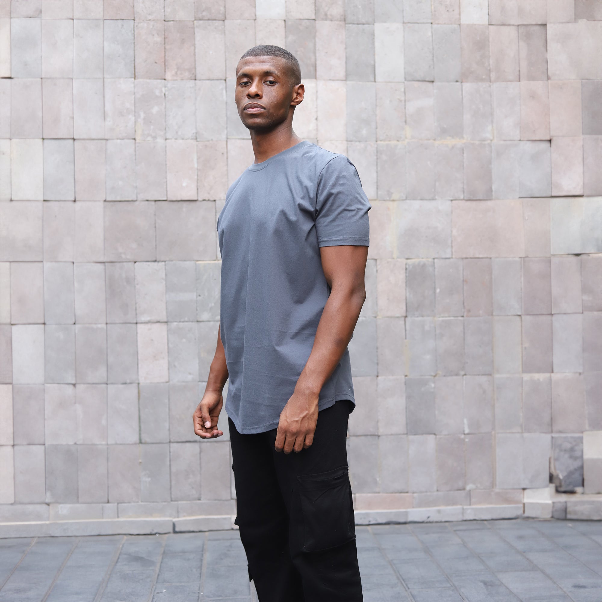 Elongated T-shirt - Dark grey Secondary image