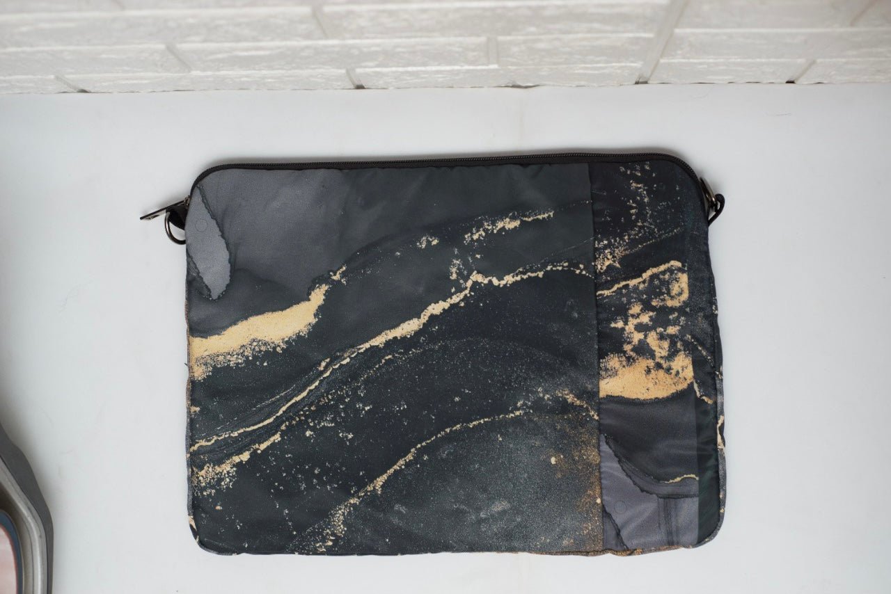 Monogram laptop sleeve 15.6 Inch - Hatchill Main image